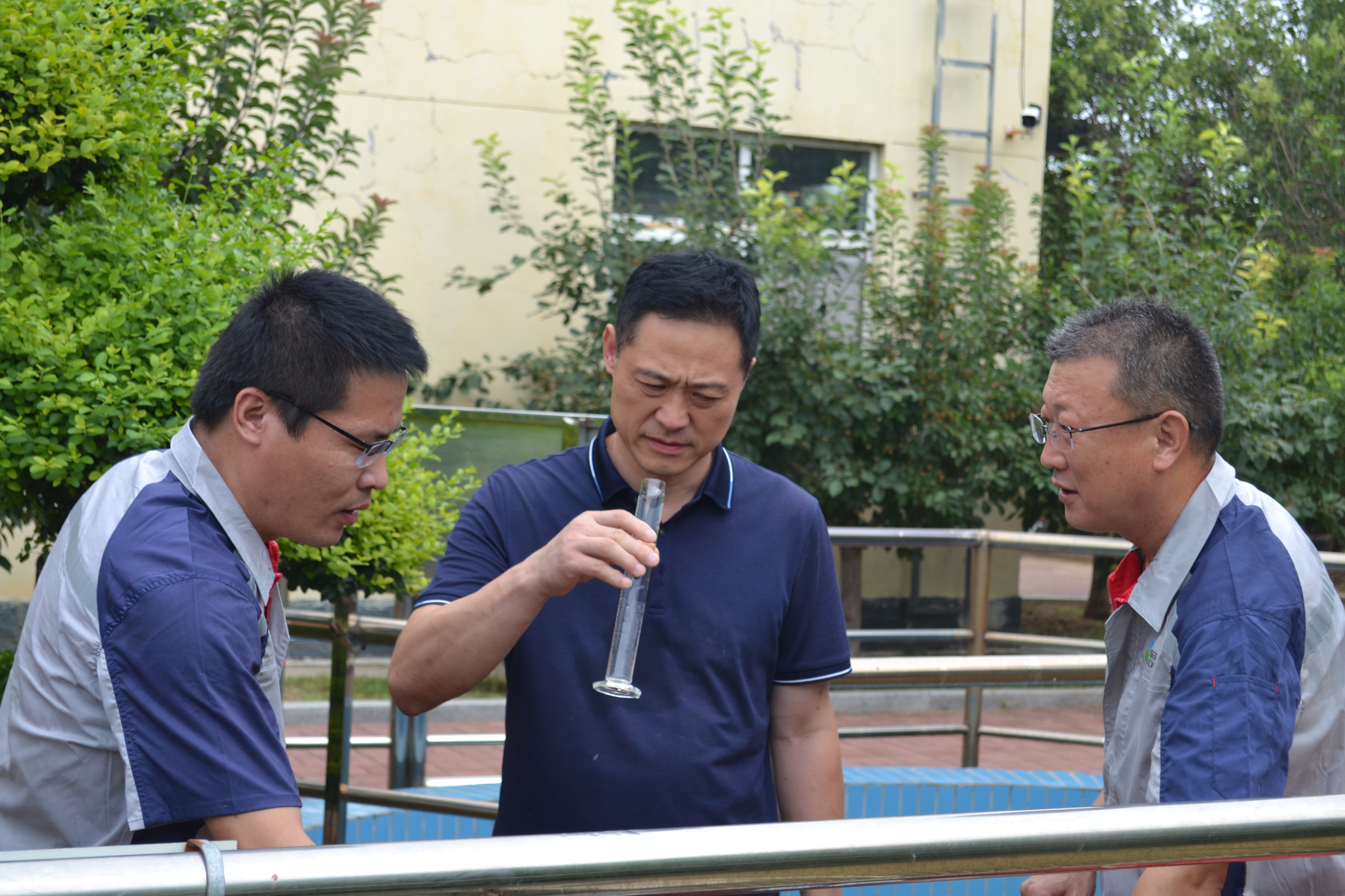 集團(tuán)黨委書(shū)記、董事長(zhǎng)王利到污水處理權(quán)屬企業(yè)調(diào)研